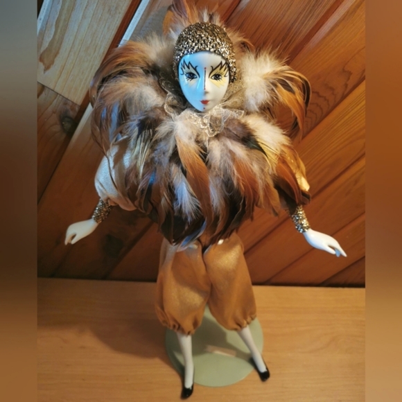 Gorgeous Pierrot Doll / Venetian Ball Doll - Picture 7 of 9